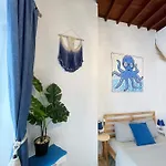 Apartment Octopus Blue