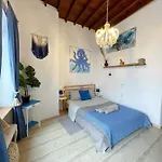 Octopus Blue Apartment Mykonos Town