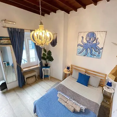 Apartment Octopus Blue